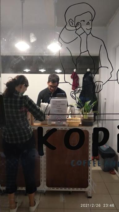 https://horego-prod-outlets-photos.s3.ap-southeast-3.amazonaws.com/horego.com/paal-dua/coffee-shop/toko-kopi-oei/review/thumbnail/af1qippqbcoei7vggat2z5gxdbeiyac1qyszharha8ws.jpg