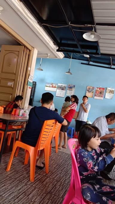 https://horego-prod-outlets-photos.s3.ap-southeast-3.amazonaws.com/horego.com/padang-barat/restaurant/mie-pangsit-rental-mobil-alah-tibo/review/thumbnail/af1qipniyd-jz9xsa00rzq9daq9jyww4uc-erc6e_kyt.jpg