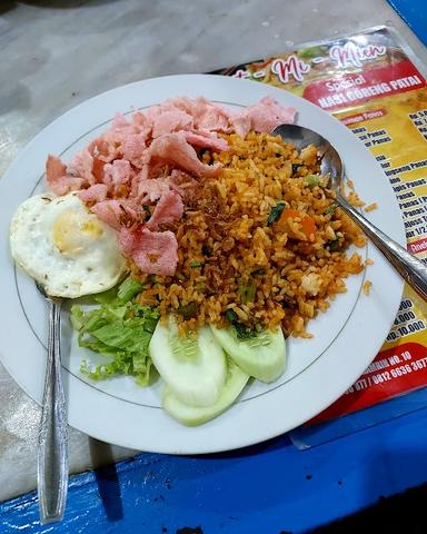 https://horego-prod-outlets-photos.s3.ap-southeast-3.amazonaws.com/horego.com/padang-selatan/restaurant/nasi-goreng-patai-mi-mien/review/thumbnail/af1qipm6s87jfisqbtacelidjnaersbz1zbp6gttrsxp.jpg