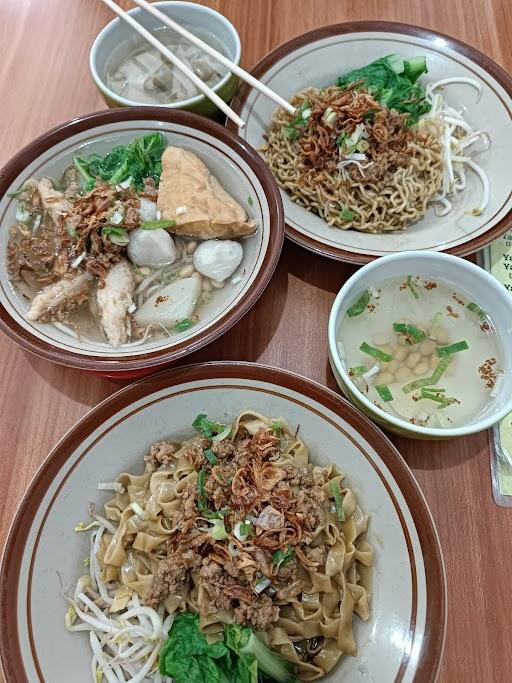 Noodle Yummy Bakmi Bangka review