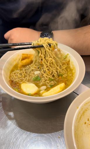 https://horego-prod-outlets-photos.s3.ap-southeast-3.amazonaws.com/horego.com/pagedangan/restaurant/seporsi-mie-kari-gading-serpong/review/thumbnail/af1qippxsdpamp1jvdukr7e8b1mmidujyklwm8caouy9.jpg