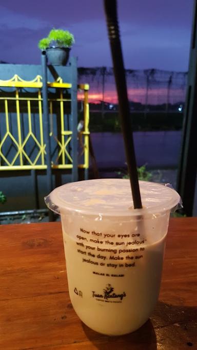 https://horego-prod-outlets-photos.s3.ap-southeast-3.amazonaws.com/horego.com/pamulang/cafe/kopi-eatery-tuan-kentang/review/thumbnail/af1qipni5c3wkunfcvndhgpayiivps7cn6a_-bqwamsf.jpg