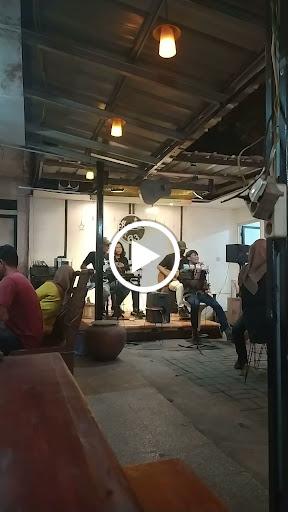 https://horego-prod-outlets-photos.s3.ap-southeast-3.amazonaws.com/horego.com/pamulang/coffee-shop/kedai-63-parakan/review/thumbnail/af1qippouootlrbf5nk6mrxz4lfrlbabilo3ckz1_on3.jpg