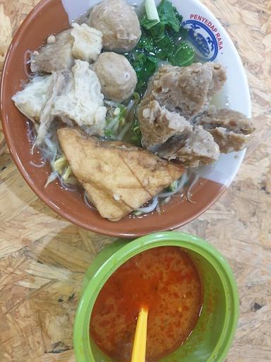 https://horego-prod-outlets-photos.s3.ap-southeast-3.amazonaws.com/horego.com/pamulang/restaurant/bakso-keling-masminsolo-pamulang-2/review/thumbnail/af1qipnwgvvt5g_yq1--kk4c4q9tlf_vtk2t9xfzdxrt.jpg