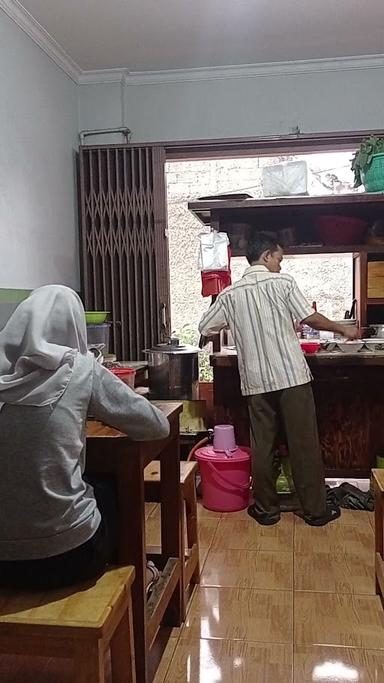 https://horego-prod-outlets-photos.s3.ap-southeast-3.amazonaws.com/horego.com/pamulang/restaurant/mie-ayam-kebumen-mas-parlan/review/thumbnail/af1qipnrxprik5hqlmjzejgi4cw13lagaikict3gpqxe.jpg