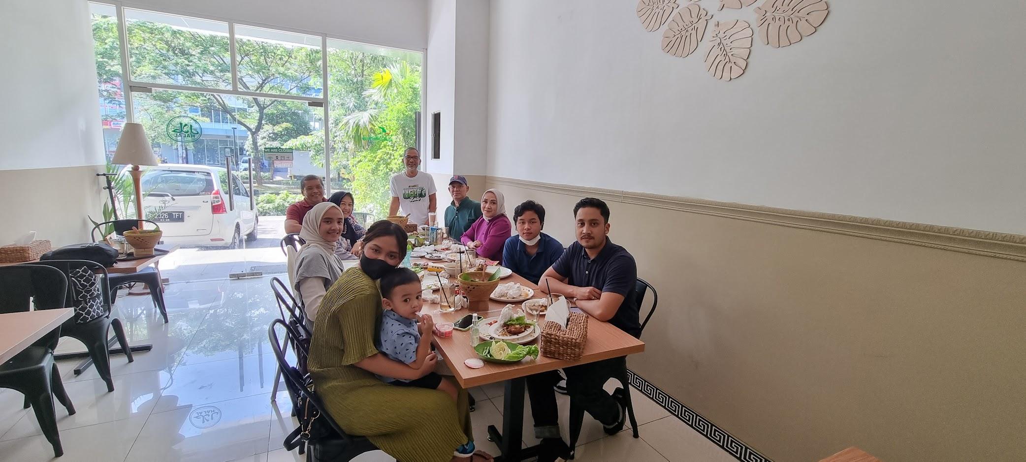 Restoran Sunda Khas Purwakarta Southcity D/H Ibu Haji Ciganea review