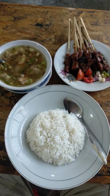 https://horego-prod-outlets-photos.s3.ap-southeast-3.amazonaws.com/horego.com/pamulang/restaurant/sate-betawi-h-romelih/review/thumbnail/af1qipmm1k_xjc7nrfjkwpuv7a8rdjyarg5nxglmmu2j.jpg