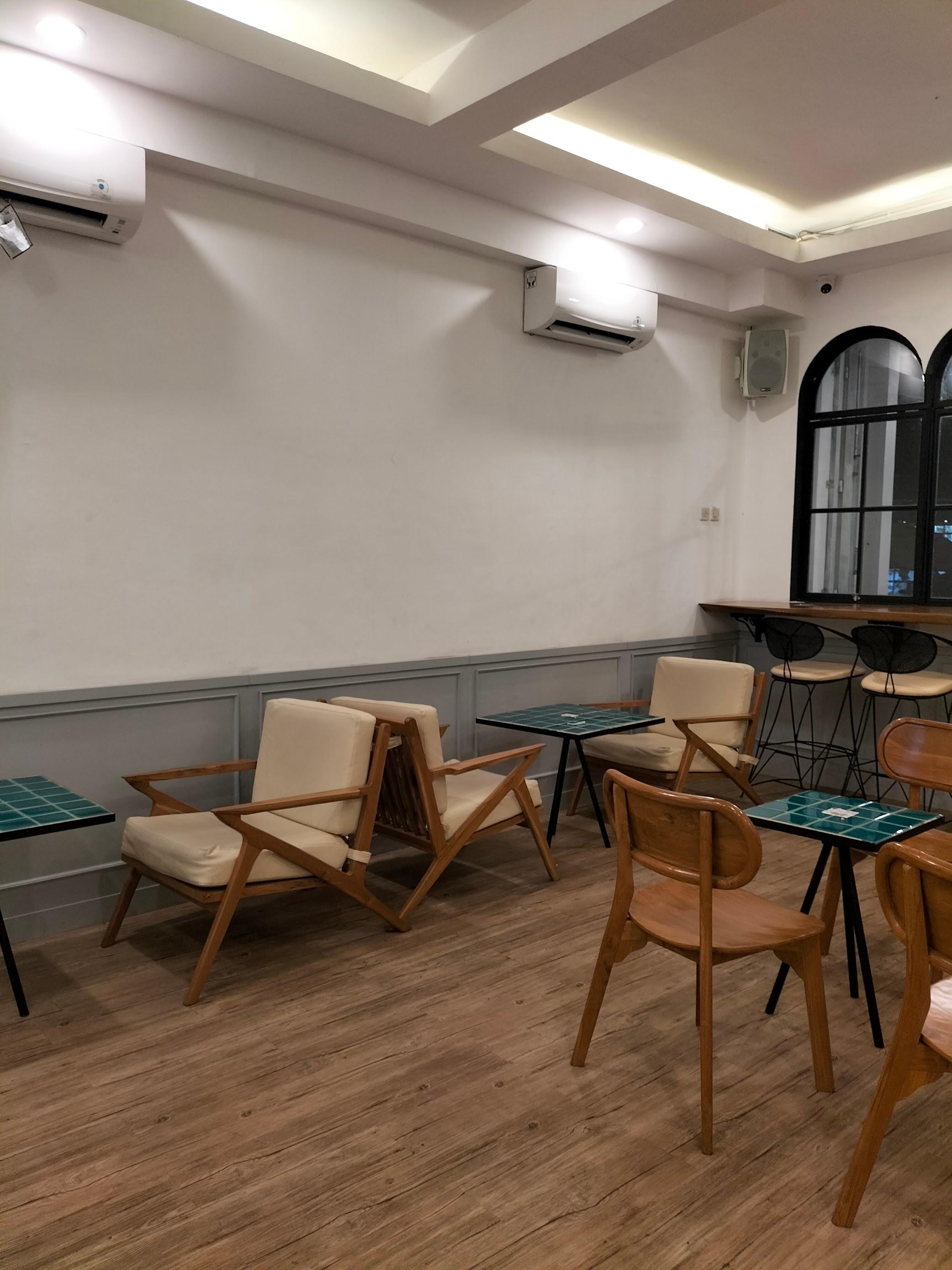 Phil & Co - Coffee Shop Cafe Depok / Co - Working Space review