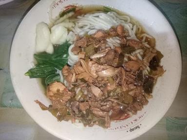 https://horego-prod-outlets-photos.s3.ap-southeast-3.amazonaws.com/horego.com/pedan/restaurant/mie-ayam-bakso-barokah-354-mbah-man/review/thumbnail/af1qiposqdm25_zoy-kddveil-xlk5aloso9zhumd0on.jpg