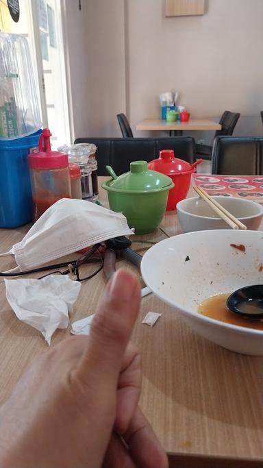 https://horego-prod-outlets-photos.s3.ap-southeast-3.amazonaws.com/horego.com/penjaringan/chinese-restaurant/bakmi-keriting-siantar-19-pik/review/thumbnail/af1qipp63q7w32mrpe59c-aux31rgtqixqzzjjyxh5y2.jpg