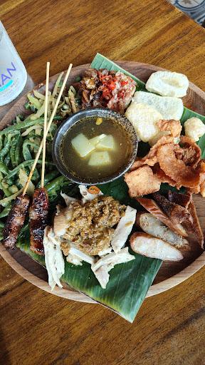 Made'S Warung Pik review