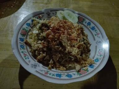 https://horego-prod-outlets-photos.s3.ap-southeast-3.amazonaws.com/horego.com/pesanggrahan/restaurant/bakmi-jawa-pa-pang/review/thumbnail/af1qipmntihhmsnfeis8c5qskzvngkkvfxits9kauooe.jpg