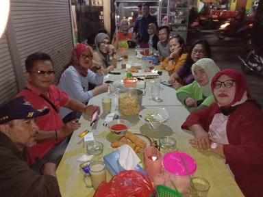 https://horego-prod-outlets-photos.s3.ap-southeast-3.amazonaws.com/horego.com/pesanggrahan/restaurant/bakmi-jawa-pa-pang/review/thumbnail/af1qipnrd3ymcivn6q62mtysbikknrqjzpzaf5pobanf.jpg