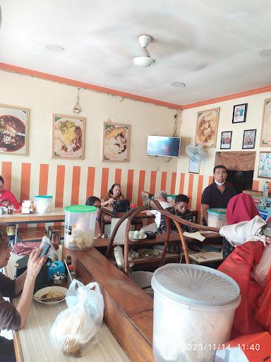 https://horego-prod-outlets-photos.s3.ap-southeast-3.amazonaws.com/horego.com/pesanggrahan/restaurant/tahu-campur-cak-trisno/review/thumbnail/af1qipmdodhfnj-ibvodksrkzrhi_ro-ojuf_gkbl3vu.jpg