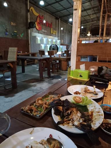 https://horego-prod-outlets-photos.s3.ap-southeast-3.amazonaws.com/horego.com/pesanggrahan/restaurant/terminal-ikan-resto/review/thumbnail/af1qipng5scwfew1lhurhilchiuwjq1p1npub4jzowxk.jpg