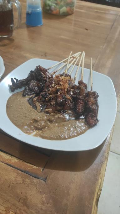 https://horego-prod-outlets-photos.s3.ap-southeast-3.amazonaws.com/horego.com/pesanggrahan/restaurant/warung-sate-solo-pondok-sri/review/thumbnail/af1qipmpkqloh0wion-0ojloy8qerzc_d5_aesbvxvpa.jpg