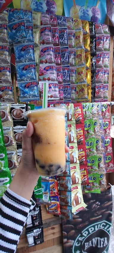 https://horego-prod-outlets-photos.s3.ap-southeast-3.amazonaws.com/horego.com/pinang/beverages/pop-ice-blend-es-teh-hanifa/food/thumbnail/AF1QipPk6IwnFiQl63nFto1heKilFFZaaIL1CtU0TTz6.jpg