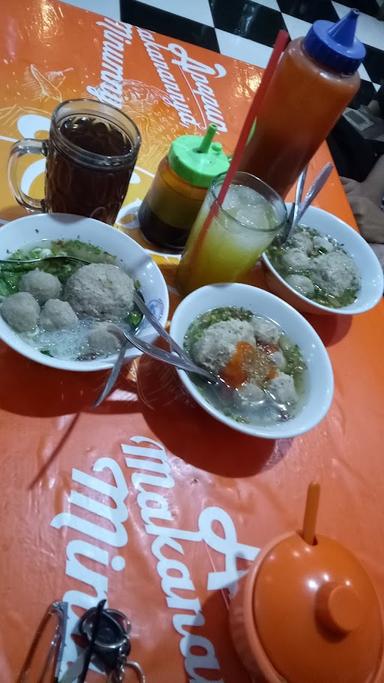 https://horego-prod-outlets-photos.s3.ap-southeast-3.amazonaws.com/horego.com/pinang/restaurant/bakso-bunda/review/thumbnail/af1qipnhnlowpur1gsyewcjapnwpcubqhj8vqkfudrtq.jpg