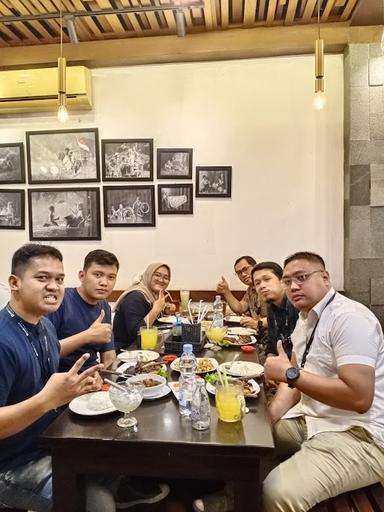 https://horego-prod-outlets-photos.s3.ap-southeast-3.amazonaws.com/horego.com/pondok-aren/bar/warung-leko-boulevard-bintaro-tangerang/review/thumbnail/af1qipmxmypgay4kj87bmuete7lw6soy2acizjw6blcu.jpg