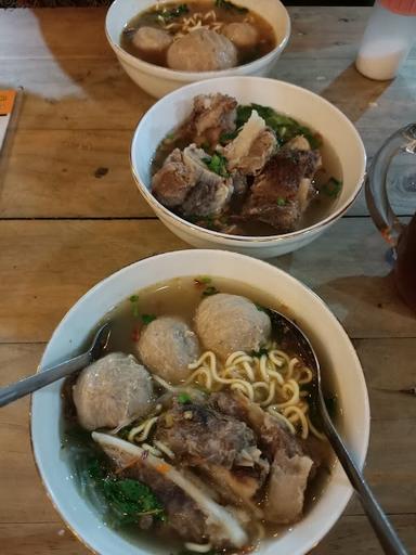 https://horego-prod-outlets-photos.s3.ap-southeast-3.amazonaws.com/horego.com/pondok-aren/restaurant/bakso-balungan-pak-granat-bintaro/food/thumbnail/AF1QipO-caiGs1Wm-p7a1cvK2KcgG1xUsMpvl18F31hz.jpg