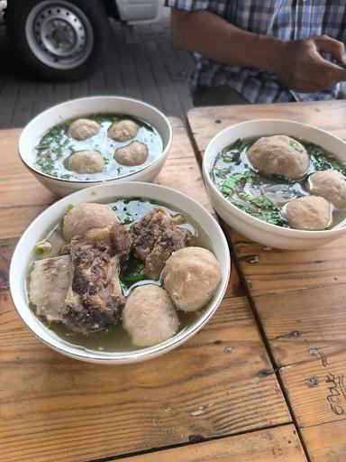 https://horego-prod-outlets-photos.s3.ap-southeast-3.amazonaws.com/horego.com/pondok-aren/restaurant/bakso-balungan-pak-granat-bintaro/food/thumbnail/AF1QipPNQAtwYC7Tbz2x5BTt0IRREBJ3FOmvHrvrIKpV.jpg