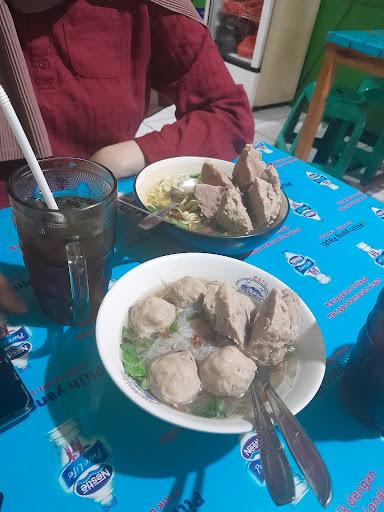 https://horego-prod-outlets-photos.s3.ap-southeast-3.amazonaws.com/horego.com/pondok-aren/restaurant/bakso-mie-ayam-mas-sri-solo/review/thumbnail/af1qipmnmchvz27dcdmhorowg10wwlwyw3i3bp99xopt.jpg