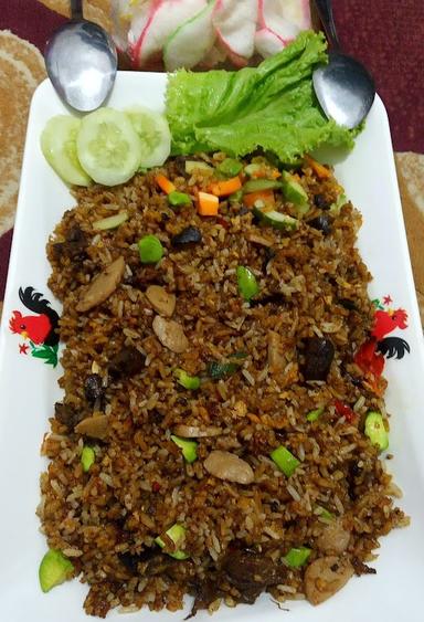 https://horego-prod-outlets-photos.s3.ap-southeast-3.amazonaws.com/horego.com/pondok-aren/restaurant/mas-nuridin-fried-rice/review/thumbnail/af1qippykiubipzgyah3t9-ecktymi9ufxuyrunx07wy.jpg