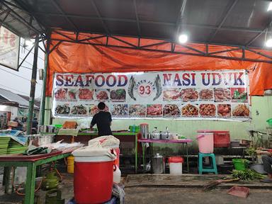 https://horego-prod-outlets-photos.s3.ap-southeast-3.amazonaws.com/horego.com/pondok-aren/restaurant/seafood-93-queen-jaya/review/thumbnail/af1qipouopyorhwqmu2a2knt5yhp_n4-vebr4pnwwae9.jpg