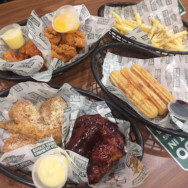 https://horego-prod-outlets-photos.s3.ap-southeast-3.amazonaws.com/horego.com/pondok-aren/restaurant/wingstop-bintaro-funtastico/review/thumbnail/af1qipoaqyzl0lhtijs0flhufvyvcrkltwqg1vlzpmbj.jpg