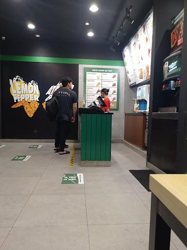 https://horego-prod-outlets-photos.s3.ap-southeast-3.amazonaws.com/horego.com/pondok-aren/restaurant/wingstop-bintaro-funtastico/review/thumbnail/af1qipofhfvio2hieorjczhr0j0b6xrc_n3ahojbyk2c.jpg