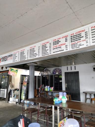 https://horego-prod-outlets-photos.s3.ap-southeast-3.amazonaws.com/horego.com/pontianak-selatan/restaurant/nasi-goreng-sifa/review/thumbnail/af1qipo_fe1acaezjkymz-ducocuq4thfbtnmiyrtyq.jpg