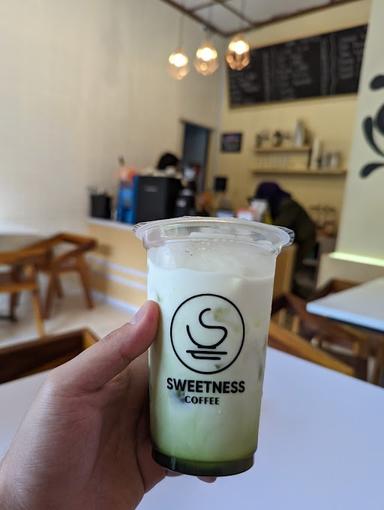 https://horego-prod-outlets-photos.s3.ap-southeast-3.amazonaws.com/horego.com/prambanan/coffee-shop/sweetness-cafe/review/thumbnail/af1qippgckanbpipl8rxwdxhfm7iprh4gfs4vgijmlgd.jpg