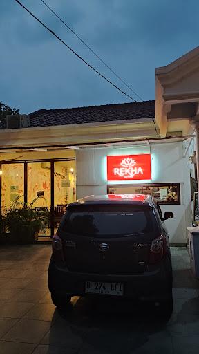 https://horego-prod-outlets-photos.s3.ap-southeast-3.amazonaws.com/horego.com/pulo-gadung/coffee-shop/rekha-coffee/review/thumbnail/af1qipncklovrn0jbjf0d-vgyuyzhg_wglwdprlkmpyp.jpg