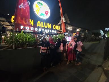 https://horego-prod-outlets-photos.s3.ap-southeast-3.amazonaws.com/horego.com/pulo-gadung/restaurant/alun-alun-oak-food-station/review/thumbnail/af1qipphsaderzegsr3y1fxhn9cdmwyauo4_so2sqv0.jpg