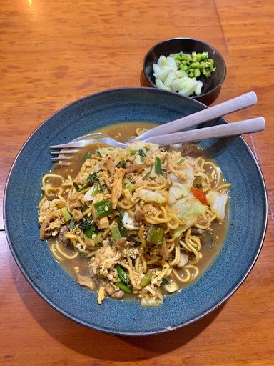 https://horego-prod-outlets-photos.s3.ap-southeast-3.amazonaws.com/horego.com/pulo-gadung/restaurant/bakmi-jawa-miroso/review/thumbnail/af1qipn_zjquq_nb35fwfkwxr3clko5lkm9vu-_7jezk.jpg