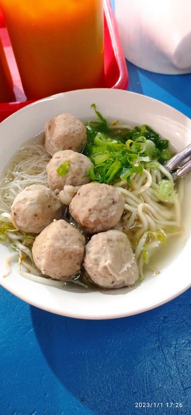 https://horego-prod-outlets-photos.s3.ap-southeast-3.amazonaws.com/horego.com/pulo-gadung/restaurant/mie-bakso-kocok-bandung/review/thumbnail/af1qipnbswgxdfuk2fc4961pcrse23mu6mio6h-4dtch.jpg