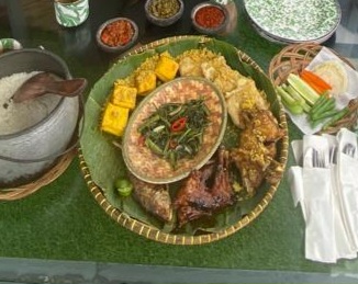 https://horego-prod-outlets-photos.s3.ap-southeast-3.amazonaws.com/horego.com/rancabali/restaurant/saung-rancabali/review/thumbnail/af1qipm8n7_wmhgsu5__wmvuwzgf_hz4yyxfal6lciuh.jpg