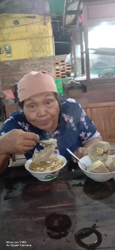 https://horego-prod-outlets-photos.s3.ap-southeast-3.amazonaws.com/horego.com/salam/restaurant/bakso-cinta-spesialis-urat-tetelan/review/thumbnail/af1qipna2tei9px4bu8wdkg7iadm8igfpw-k4yl88cvr.jpg