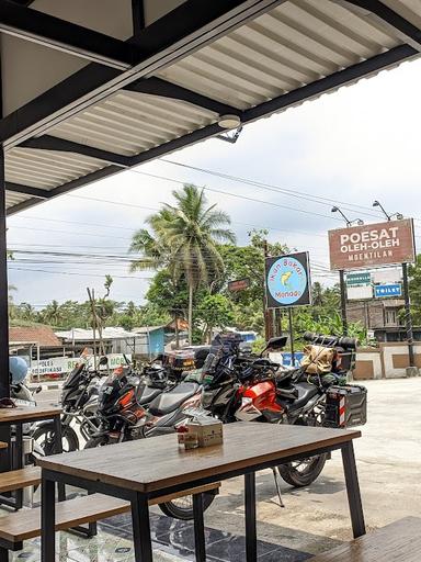 https://horego-prod-outlets-photos.s3.ap-southeast-3.amazonaws.com/horego.com/salam/restaurant/ikan-bakar-manado-salam/review/thumbnail/af1qipoouf4p8wqvwzmlfu6crvbhdb4iworqj2uwk61e.jpg