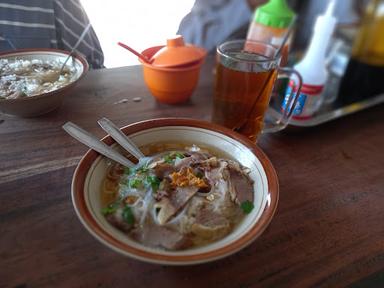 https://horego-prod-outlets-photos.s3.ap-southeast-3.amazonaws.com/horego.com/salam/restaurant/soto-bakso-pak-tejo/review/thumbnail/af1qippwhws_qwgdnj5ey4ox1p6yqqc10rq9zvbiofpz.jpg