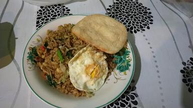 https://horego-prod-outlets-photos.s3.ap-southeast-3.amazonaws.com/horego.com/salaman/restaurant/nasi-goreng-terminal-2-saudara/review/thumbnail/af1qipm9sathpe1hyb263ayg1uzdymoifbplfayk-ycy.jpg