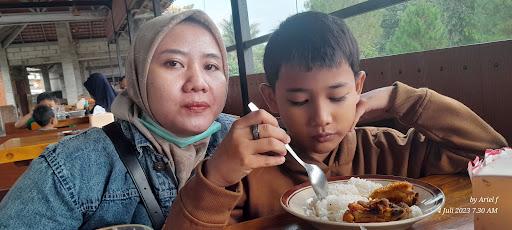 Rest Area Wisata Sekar Pajang review