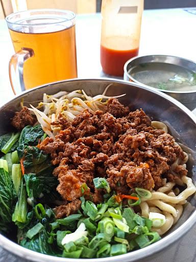 https://horego-prod-outlets-photos.s3.ap-southeast-3.amazonaws.com/horego.com/sawah-besar/chinese-restaurant/bakmi-singapur/review/thumbnail/af1qipnsvs1v0mg2jqyuoxlrzih-lv8rxejy0c4sxkvq.jpg