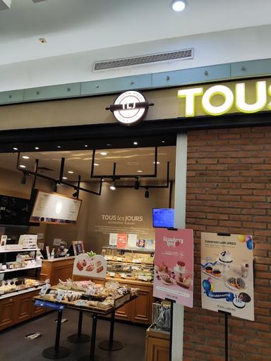 https://horego-prod-outlets-photos.s3.ap-southeast-3.amazonaws.com/horego.com/sawahan/bakery/tous-les-jours-ciputra-world/review/thumbnail/af1qipm5lrmtgnbkyudxuzojzhaw57vjf29pcxv2htyc.jpg