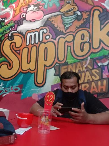 https://horego-prod-outlets-photos.s3.ap-southeast-3.amazonaws.com/horego.com/sawahan/restaurant/ayam-geprek-mr-suprek-dukuh-kupang/review/thumbnail/af1qippb0xd8fqcnjaoihdekqrqw33uwia5wf8k45tjn.jpg