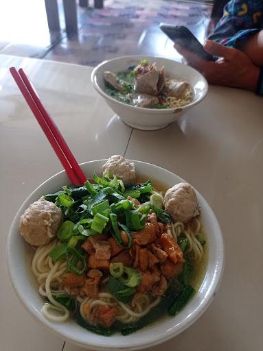 https://horego-prod-outlets-photos.s3.ap-southeast-3.amazonaws.com/horego.com/secang/restaurant/mie-ayam-bakso-asli-wonogiri/review/thumbnail/af1qipmndeuhku9ungqinxx4qjv_0wnpiphtnm6bci4d.jpg