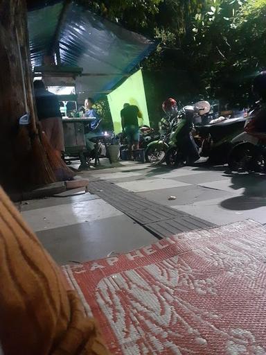 https://horego-prod-outlets-photos.s3.ap-southeast-3.amazonaws.com/horego.com/semarang-barat/restaurant/ariesta-kucingan-3/review/thumbnail/af1qipp9vzbwgnt53my8ywgwlulrlojfjprhhrpu2sax.jpg