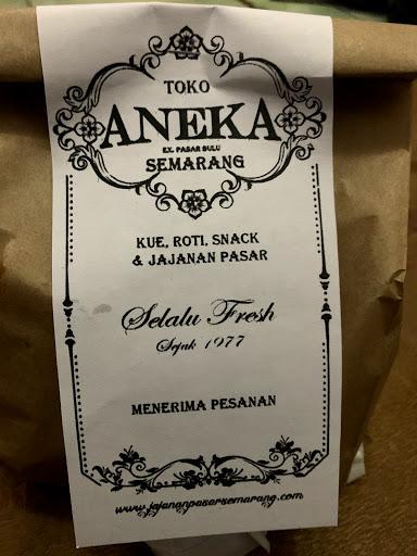 Toko Aneka Dejapas Semarang - Roti, Kue, Snack Dan Jajanan Pasar review