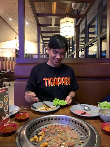 https://horego-prod-outlets-photos.s3.ap-southeast-3.amazonaws.com/horego.com/semarang-selatan/japanese-restaurant/kakkoii-japanese-bbq-shabu-shabu-semarang/review/thumbnail/af1qipmzsxaszxqs2rqbumr_jmkygurx7mf5habuzkwe.jpg