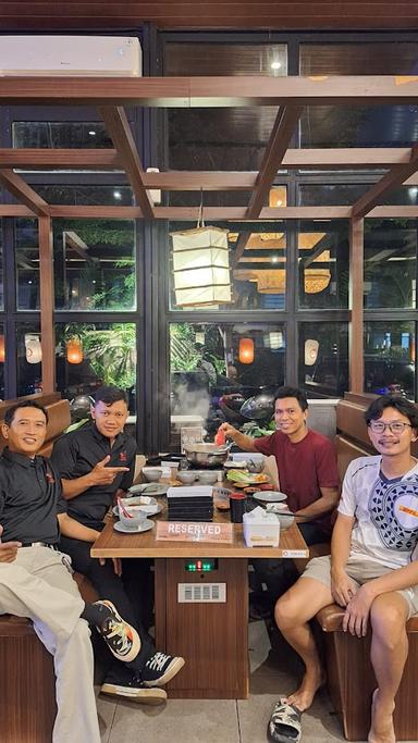 https://horego-prod-outlets-photos.s3.ap-southeast-3.amazonaws.com/horego.com/semarang-selatan/japanese-restaurant/kakkoii-japanese-bbq-shabu-shabu-semarang/review/thumbnail/af1qipp_ov5awhnuxgcbjxgrfnyypdxb5p66hh5illpr.jpg